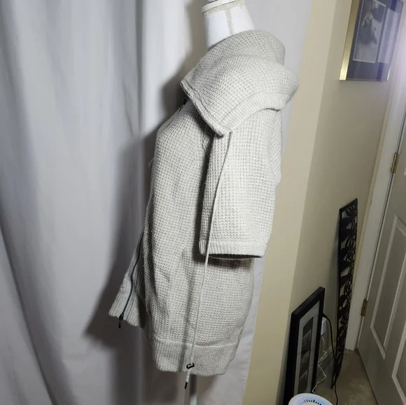 Theory Cashmere Short Sleeve Sweater Jacket M - Picture 3 of 10